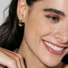 Load image into Gallery viewer, ECCLETTICA EARRING 134315/012 GOLD MEDIUM MOON STUDS