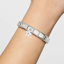 Load image into Gallery viewer, COMPOSABLE CLASSIC LINK 331805/22 WHITE FLOWER PENDANT CHARM IN SILVER
