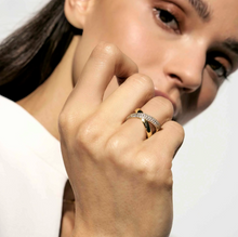 Load image into Gallery viewer, SIREN DREAM RING 243301/010 SILVER CROSSED RING WITH CZ