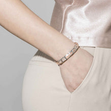 Load image into Gallery viewer, COMPOSABLE CLASSIC LINK 430202/35 LOVE KNOT 9K ROSE GOLD AND BLACK ENAMEL