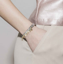 Load image into Gallery viewer, COMPOSABLE CLASSIC LINK 031800/02 FOUR LEAF CLOVER CHARM IN 18K GOLD