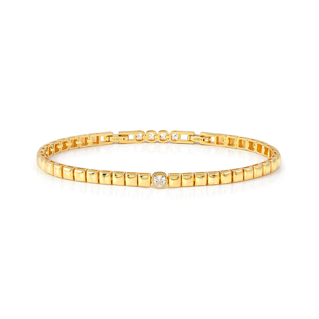 ENIGMATIC SHINE BRACELET 242402/012 GOLD WITH CENTRAL CZ