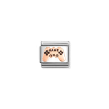 Load image into Gallery viewer, COMPOSABLE CLASSIC LINK 430202/26 GAME CONTROLLER 9K ROSE GOLD AND BLACK ENAMEL
