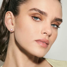 Load image into Gallery viewer, EMOSFERE GOLD EARRINGS 134218/006 HEARTS WITH PINK ENAMEL
