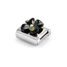 Load image into Gallery viewer, COMPOSABLE CLASSIC LINK 030521/22 BLACK MOTHER OF PEARL FLOWER IN 18K GOLD
