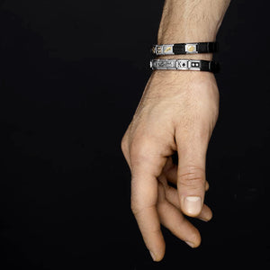 COMPOSABLE CLASSIC LINK 030166/37 DAD WITH HANDS IN 18K GOLD AND ENAMEL