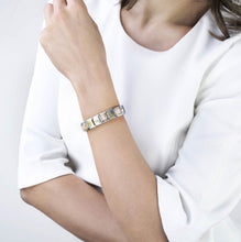 Load image into Gallery viewer, COMPOSABLE &lt;STRONG&gt;BIG LINK&lt;/STRONG&gt; 032301/17 LETTER Q IN 18K GOLD AND CZ
