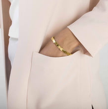 Load image into Gallery viewer, TRENDSETTER BRACELET 021111/005 GOLD PVD STARS
